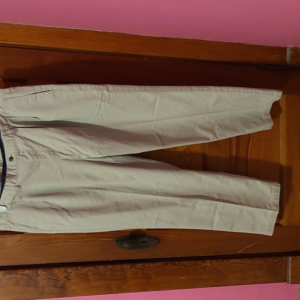 Men's Dockers Khaki Pants. Size 40X30